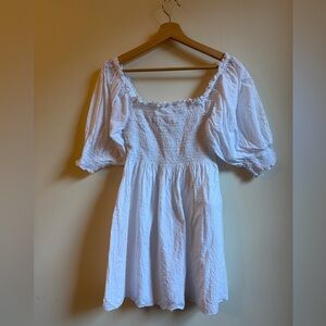 Hill House Home White Smocked Dress Size Small